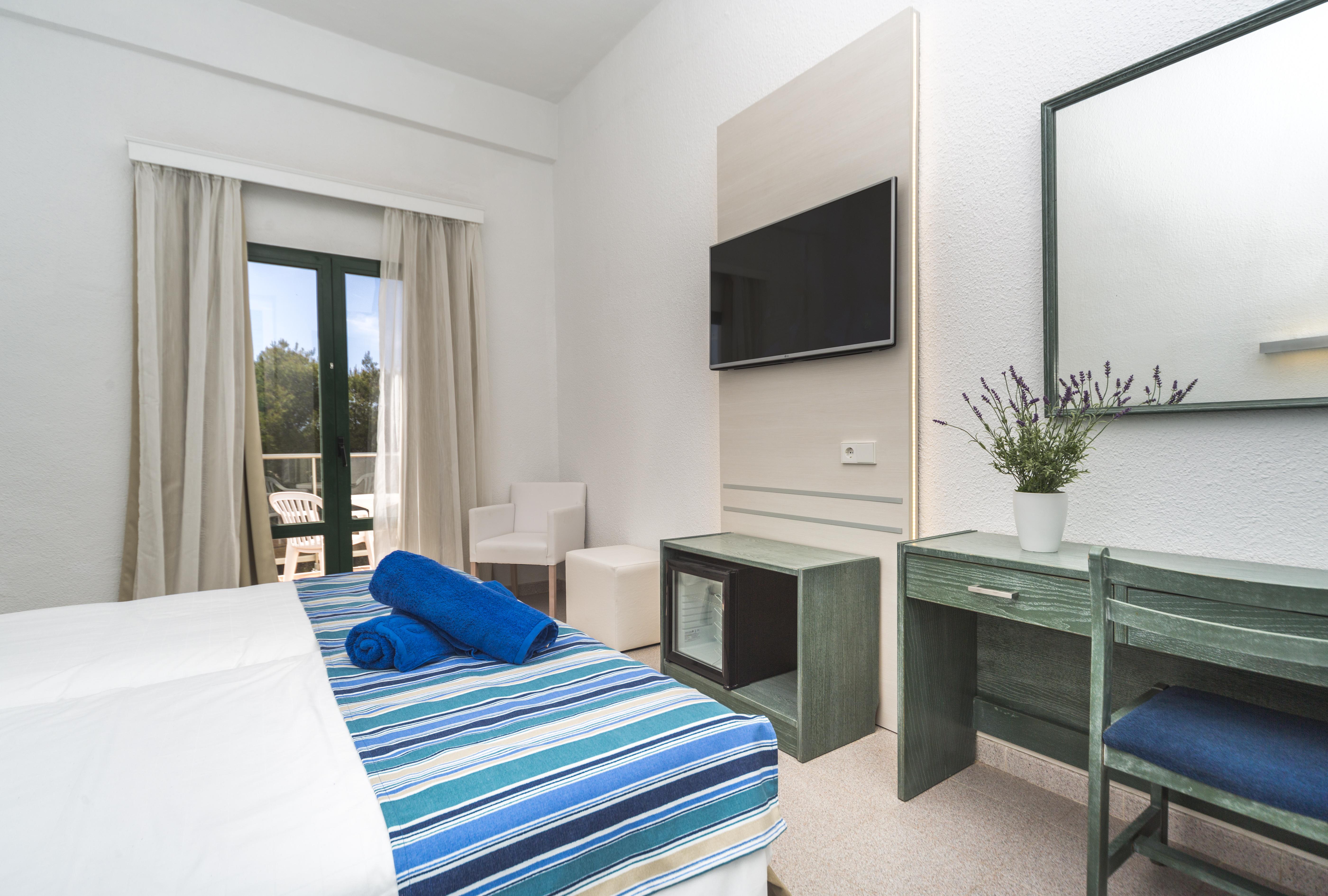 Globales Cala'N Blanes Hotel Cala'N Blanes  ภายนอก รูปภาพ