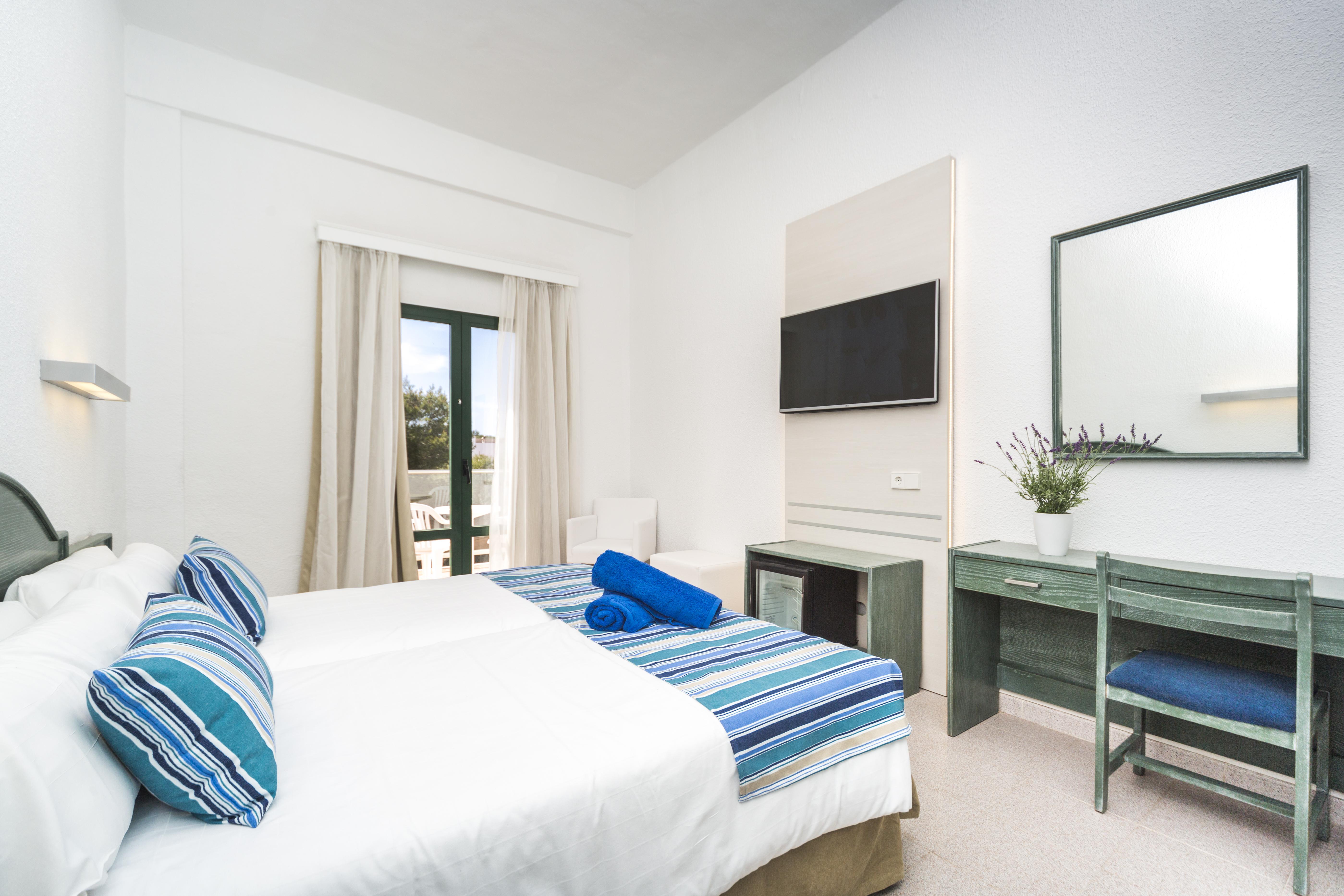 Globales Cala'N Blanes Hotel Cala'N Blanes  ภายนอก รูปภาพ