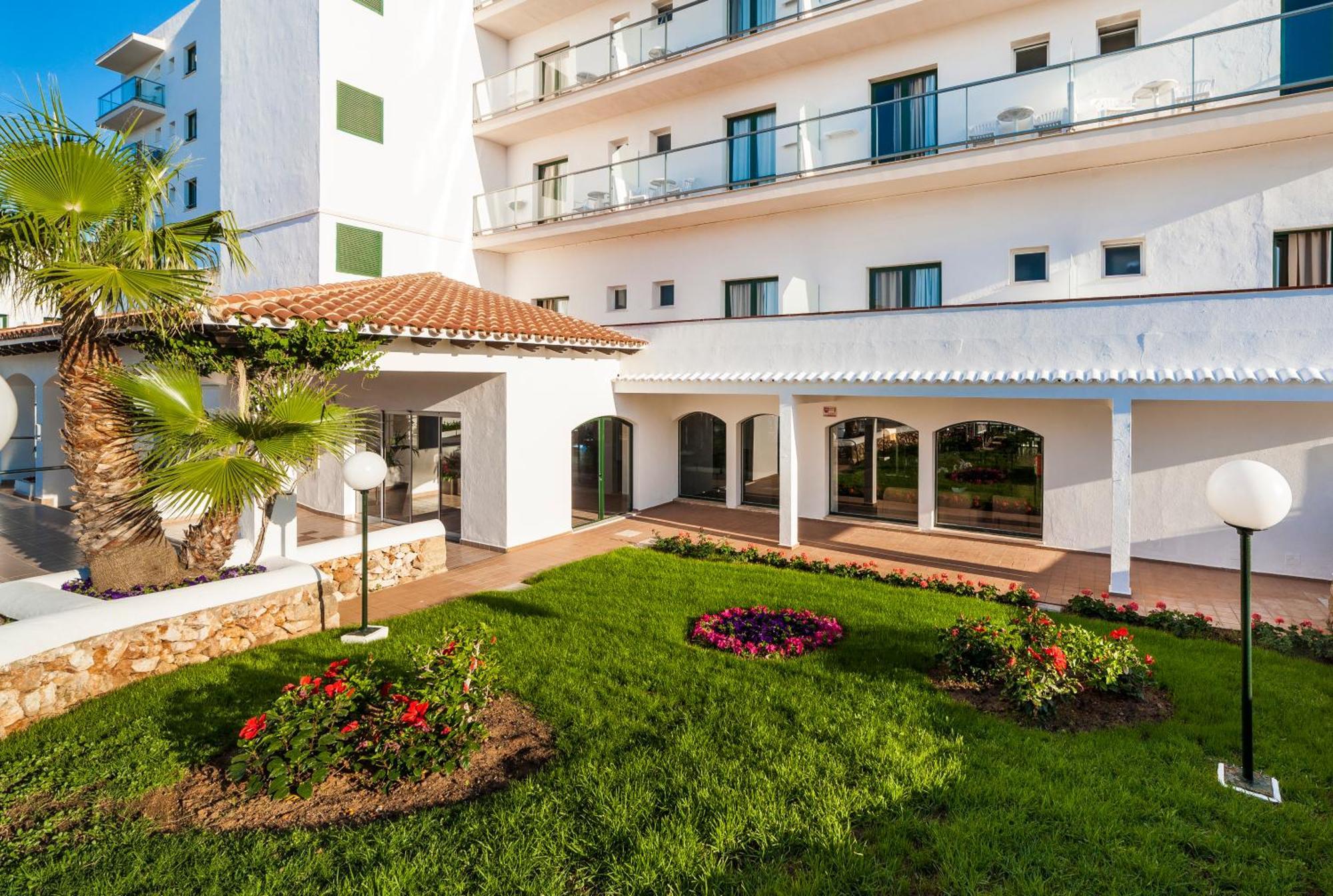 Globales Cala'N Blanes Hotel Cala'N Blanes  ภายนอก รูปภาพ