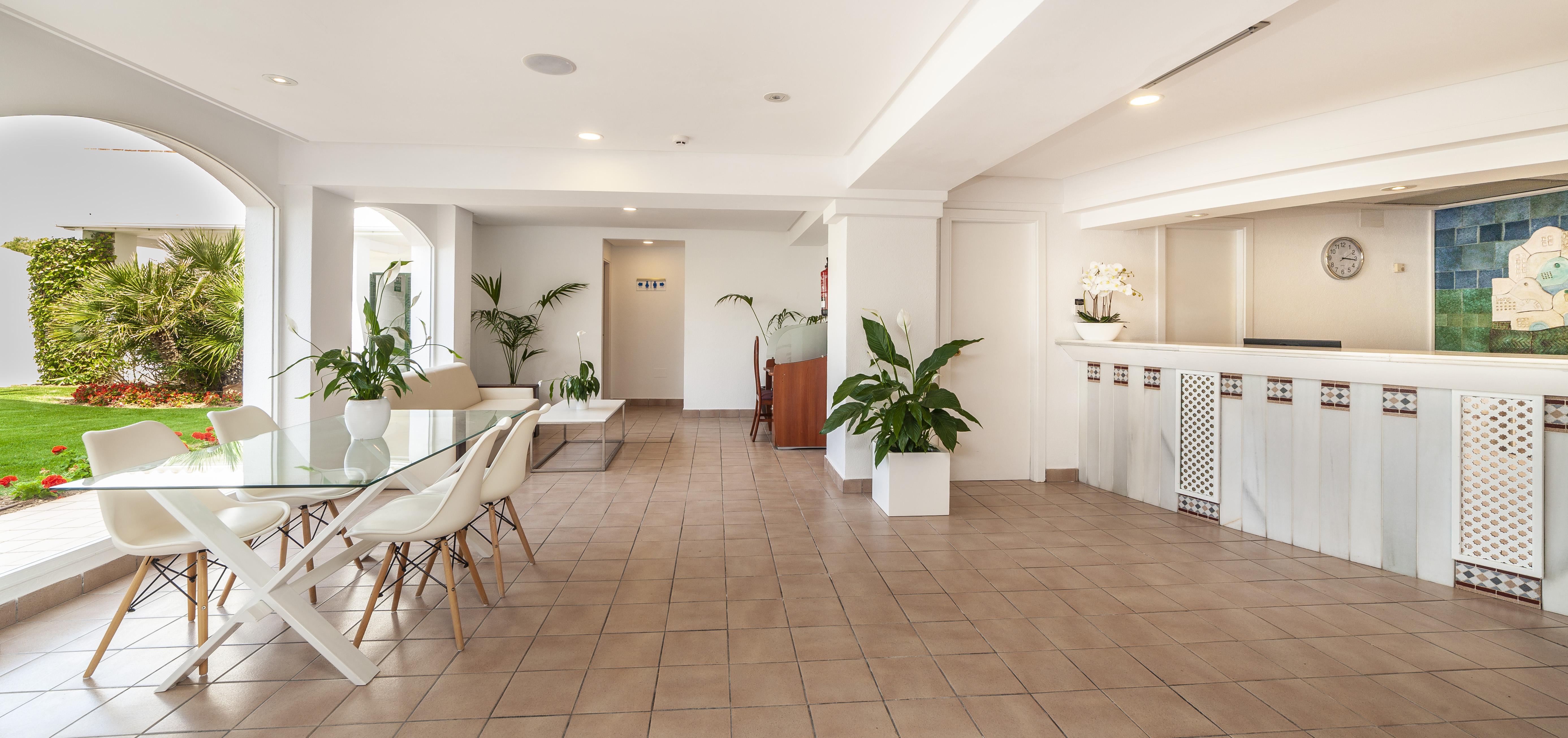 Globales Cala'N Blanes Hotel Cala'N Blanes  ภายนอก รูปภาพ
